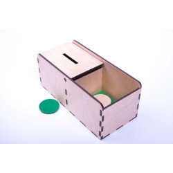 Коробочка з відкидною кришкою та монеткою