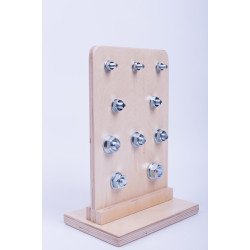 Панель (доска) для навинчивания болтов