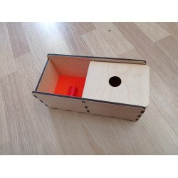 Коробочка з перекидною кришкою та циліндром Коробочка з перекидною кришкою та циліндром